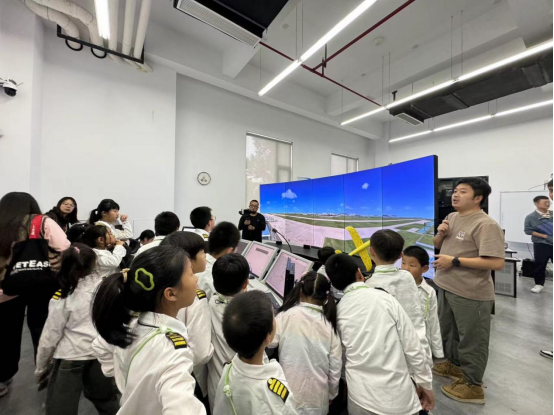 網(wǎng)易杭州公司家屬子女走進浙江航空產(chǎn)學研基地研學之旅——福貍研學營